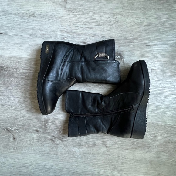 Black Leather Boots with Buckle Detail - Picture 1 of 8